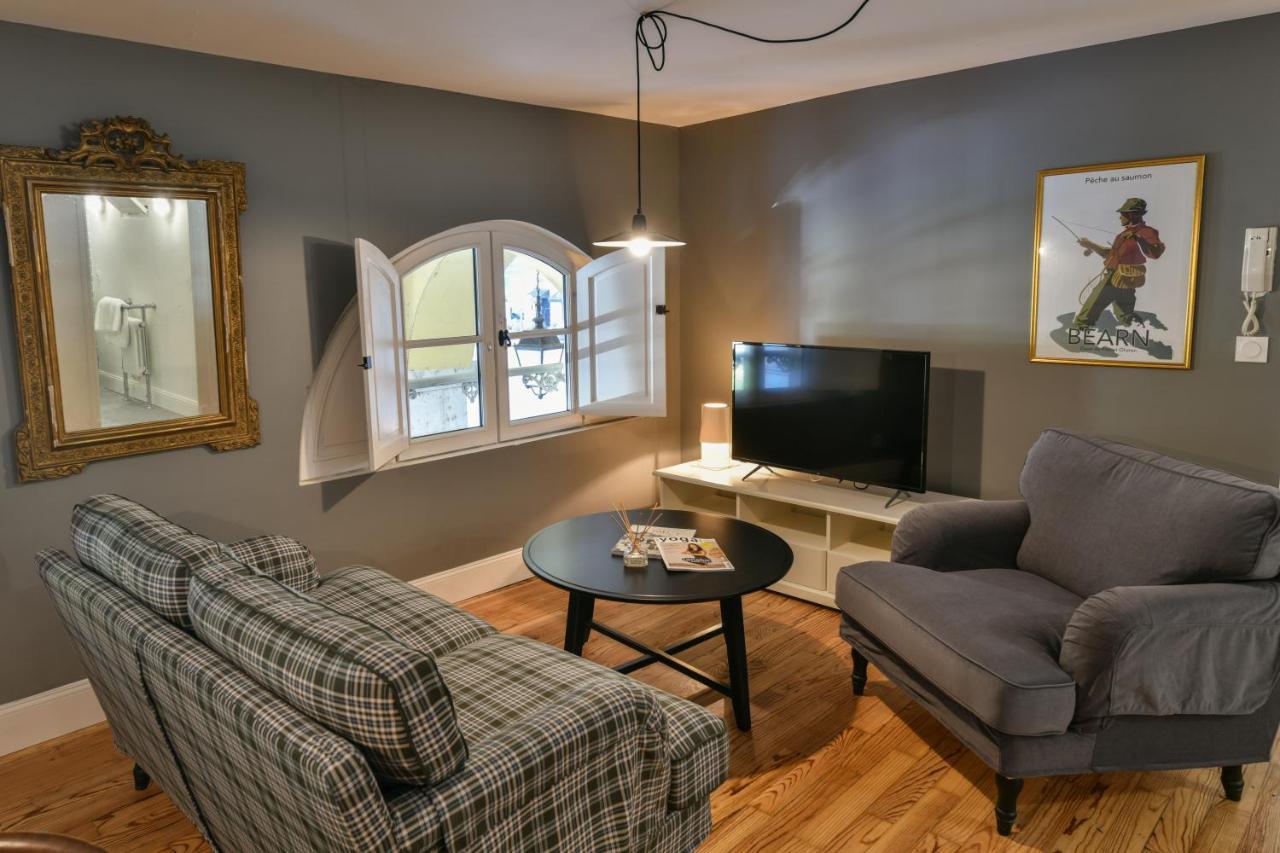 Pau: Superbe Appartement Climatise/Coeur De Ville ภายนอก รูปภาพ